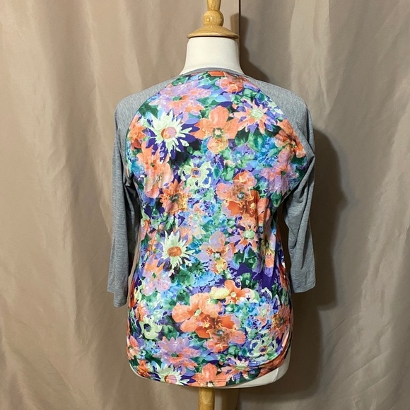 LuLaRoe 2X Floral Baseball Tee - Picture 3 of 5